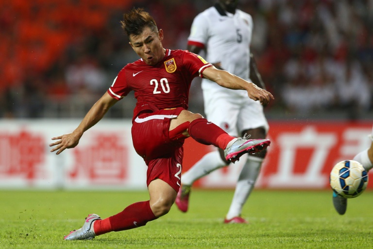 Hong Kong hold China, Son shines for Korea