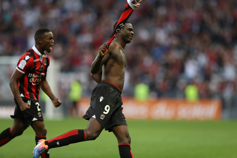 Balotelli beauty leaves Nice top