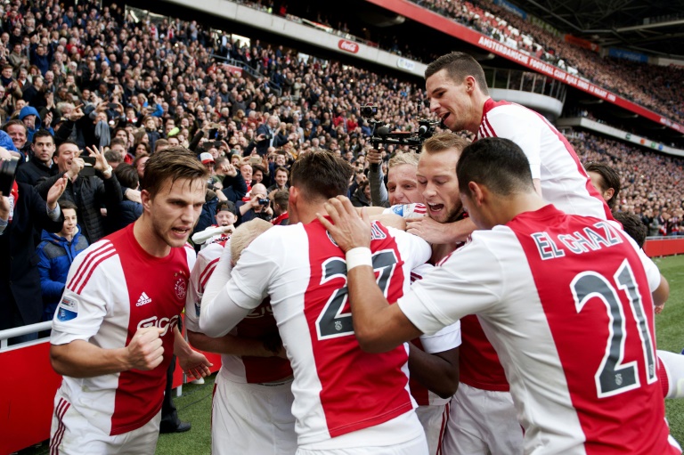 Pays-Bas : L'Ajax bat le PSV et prend la main à six journées de la fin