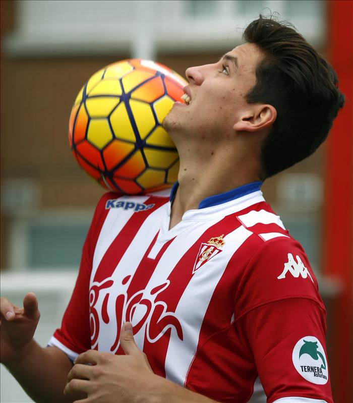 Lichnovsky, dispuesto a jugar ya con el Sporting ante el Valencia